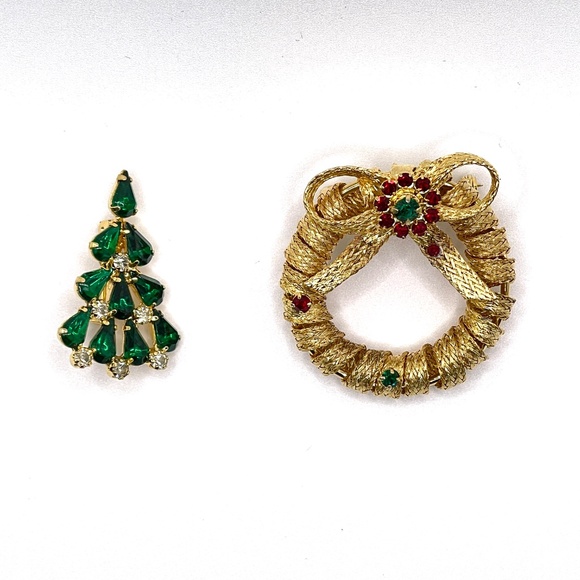 Vintage Unsigned Gold Tone Wreath Christmas Tree Pins Brooches Lot of 2 - Picture 1 of 5